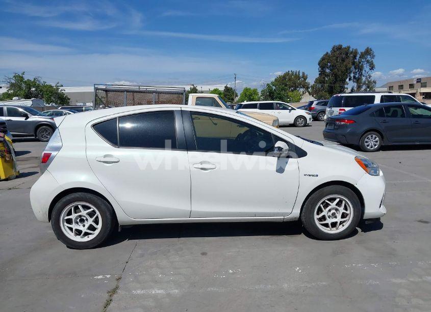 Photo 13 of 2014 Toyota Prius C ONE (VIN JTDKDTB34E1562216)