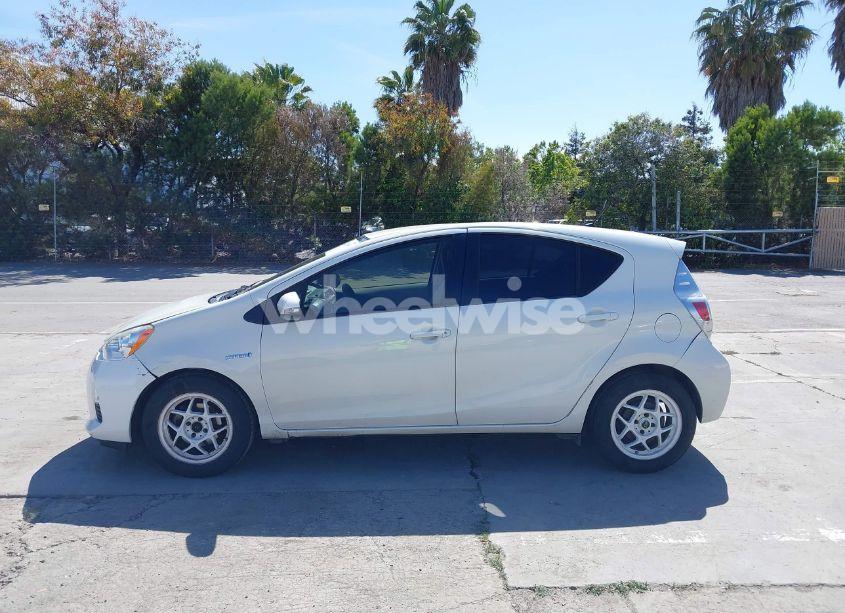 Photo 14 of 2014 Toyota Prius C ONE (VIN JTDKDTB34E1562216)