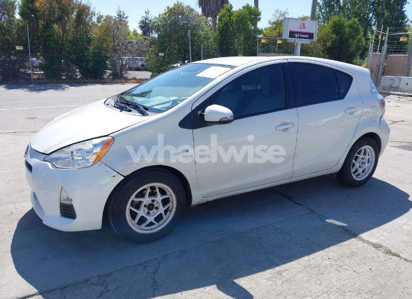 Photo 2 of 2014 Toyota Prius C ONE (VIN JTDKDTB34E1562216)