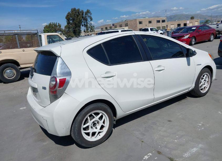 Photo 4 of 2014 Toyota Prius C ONE (VIN JTDKDTB34E1562216)