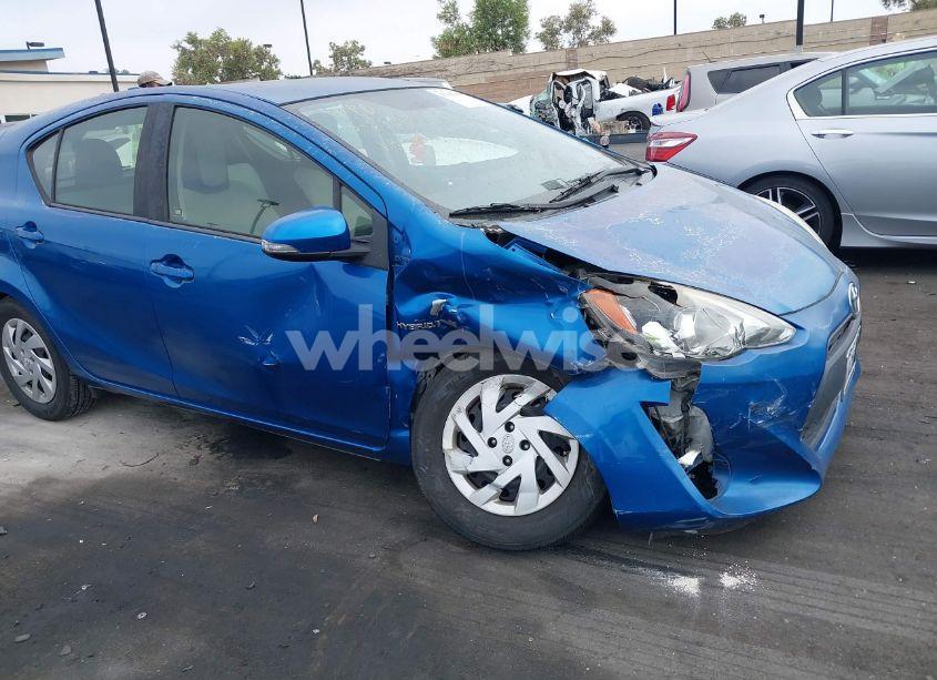 Photo 12 of 2015 Toyota Prius C ONE (VIN JTDKDTB34F1111966)