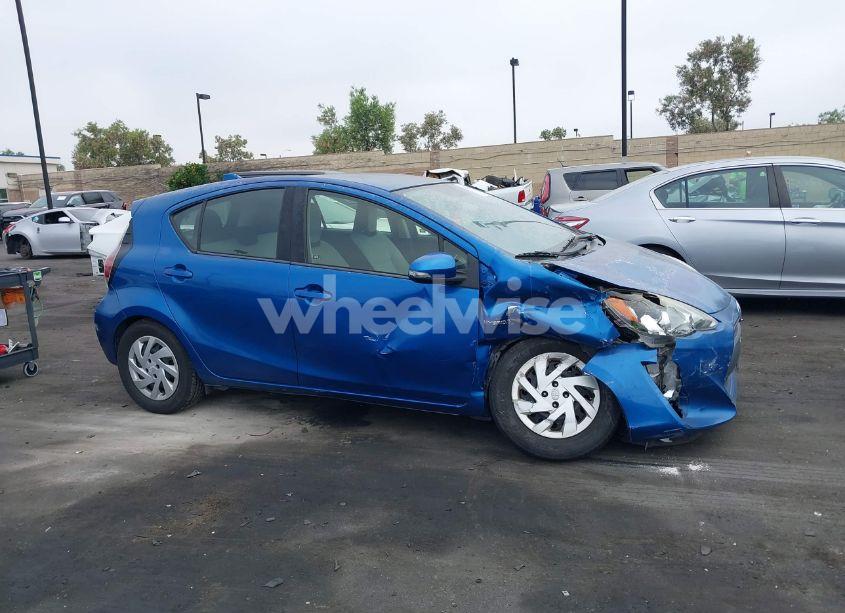 Photo 14 of 2015 Toyota Prius C ONE (VIN JTDKDTB34F1111966)