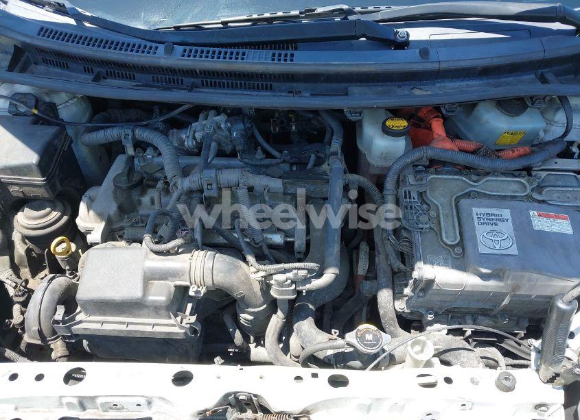 Photo 10 of 2013 Toyota Prius C THREE (VIN JTDKDTB35D1531071)