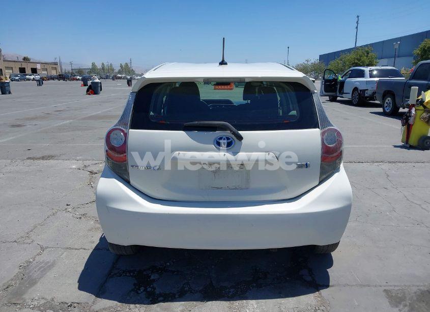 Photo 15 of 2013 Toyota Prius C THREE (VIN JTDKDTB35D1531071)