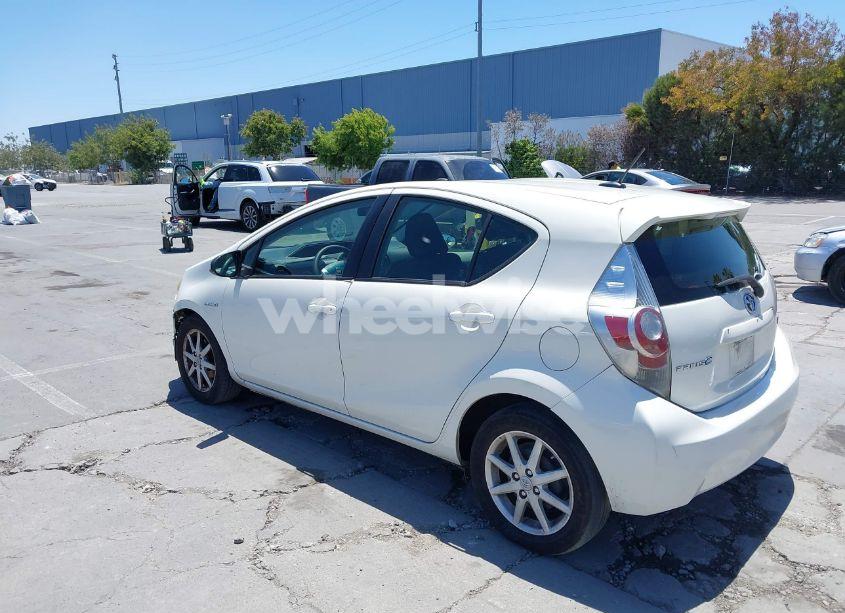 Photo 3 of 2013 Toyota Prius C THREE (VIN JTDKDTB35D1531071)