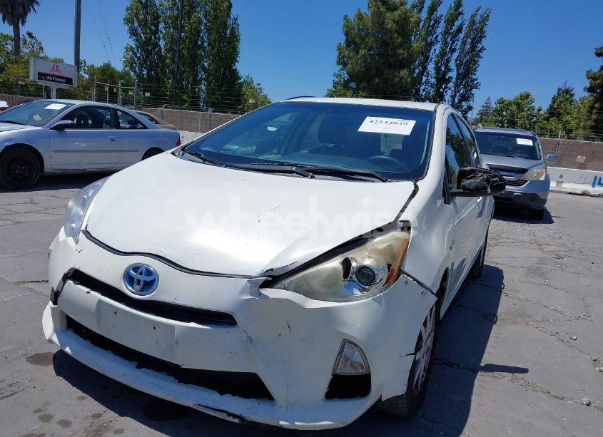 Photo 6 of 2013 Toyota Prius C THREE (VIN JTDKDTB35D1531071)