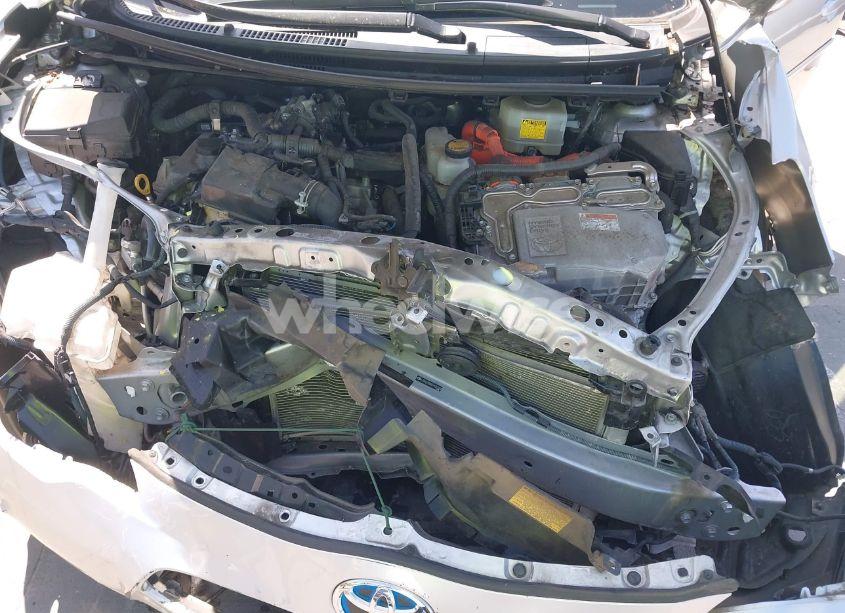 Photo 10 of 2013 Toyota Prius C TWO (VIN JTDKDTB35D1531233)