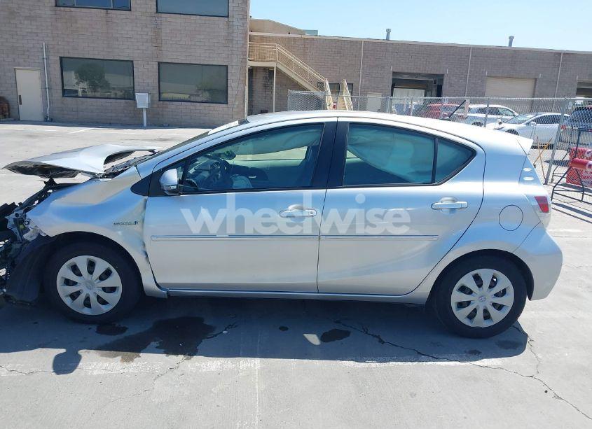 Photo 15 of 2013 Toyota Prius C TWO (VIN JTDKDTB35D1531233)