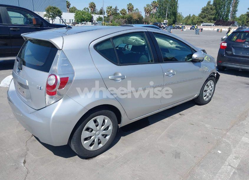 Photo 4 of 2013 Toyota Prius C TWO (VIN JTDKDTB35D1531233)