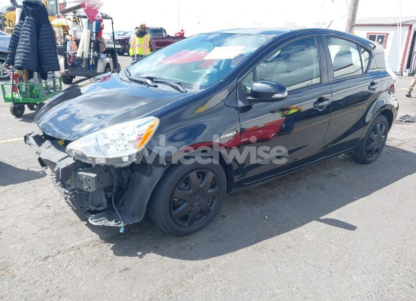 Photo 2 of 2014 Toyota Prius C THREE (VIN JTDKDTB35E1072240)