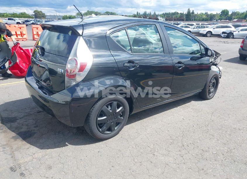 Photo 4 of 2014 Toyota Prius C THREE (VIN JTDKDTB35E1072240)