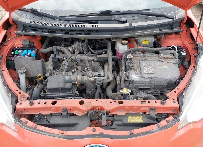 Photo 10 of 2014 Toyota Prius C THREE (VIN JTDKDTB35E1084842)