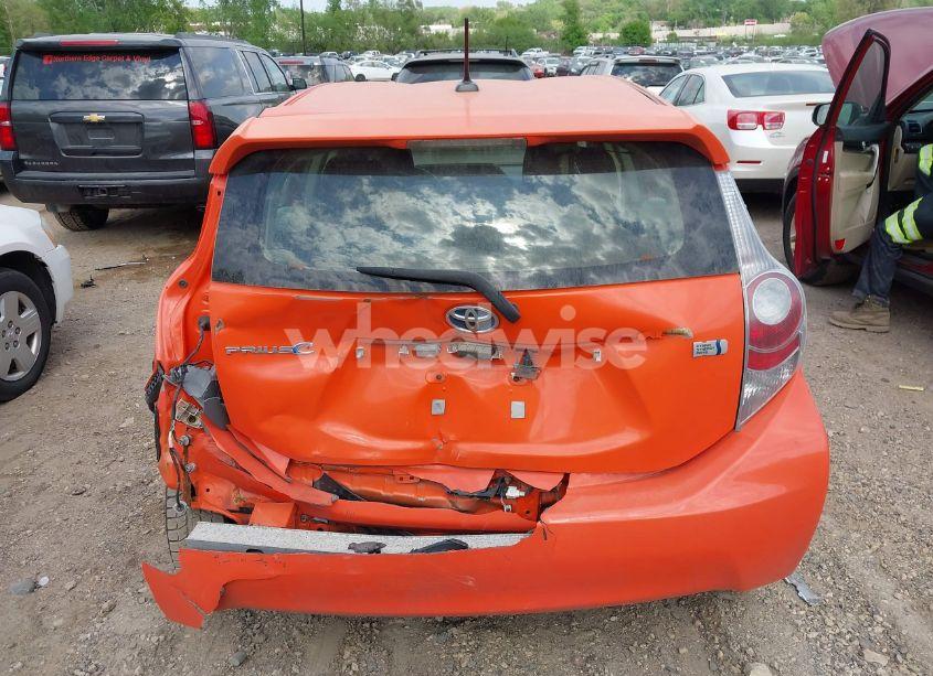Photo 16 of 2014 Toyota Prius C THREE (VIN JTDKDTB35E1084842)