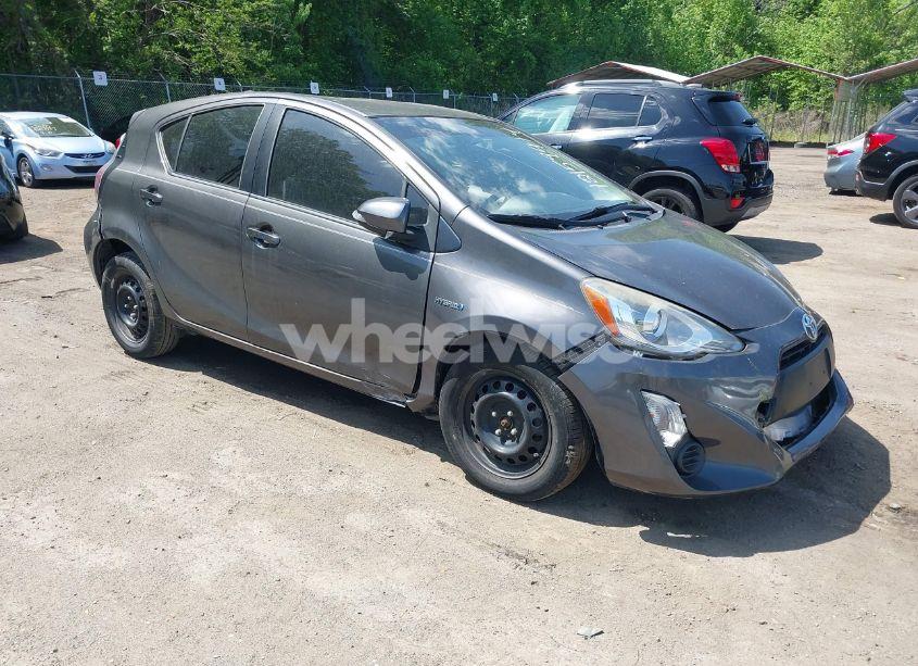 2015 Toyota Prius C ONE (VIN JTDKDTB35F1107411) main photo
