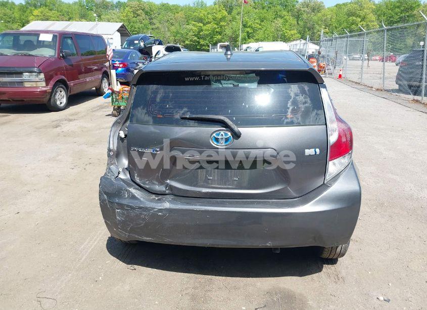 Photo 16 of 2015 Toyota Prius C ONE (VIN JTDKDTB35F1107411)