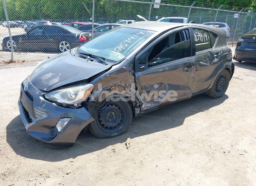 Photo 2 of 2015 Toyota Prius C ONE (VIN JTDKDTB35F1107411)