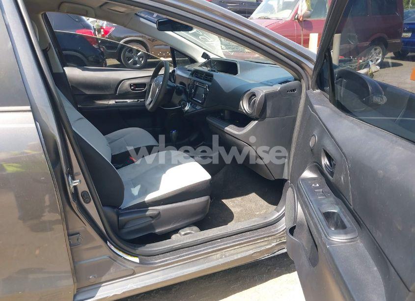 Photo 5 of 2015 Toyota Prius C ONE (VIN JTDKDTB35F1107411)