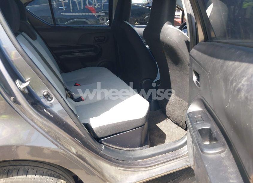 Photo 8 of 2015 Toyota Prius C ONE (VIN JTDKDTB35F1107411)