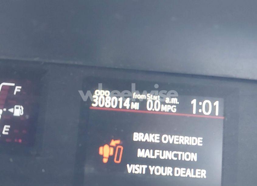 Photo 15 of 2016 Toyota Prius C TWO (VIN JTDKDTB35G1590223)