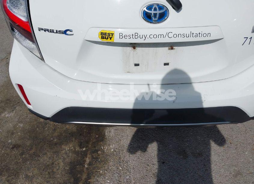 Photo 17 of 2018 Toyota Prius C TWO (VIN JTDKDTB35J1599544)