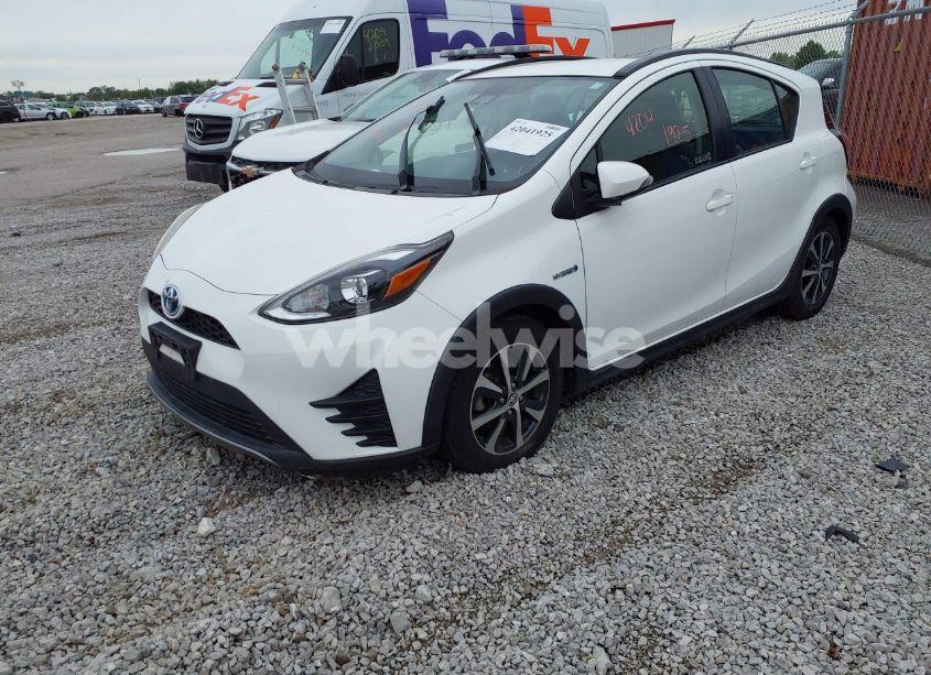 Photo 2 of 2018 Toyota Prius C TWO (VIN JTDKDTB35J1599544)