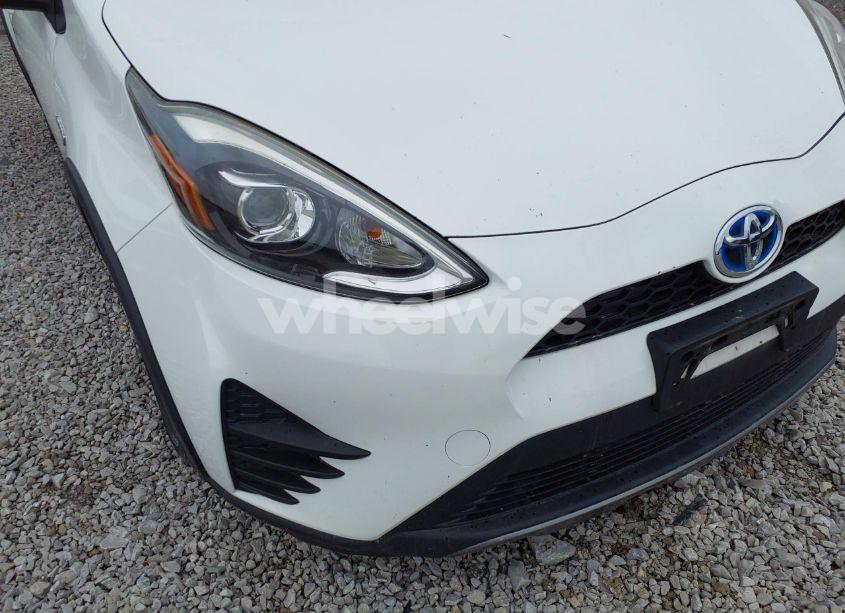 Photo 6 of 2018 Toyota Prius C TWO (VIN JTDKDTB35J1599544)