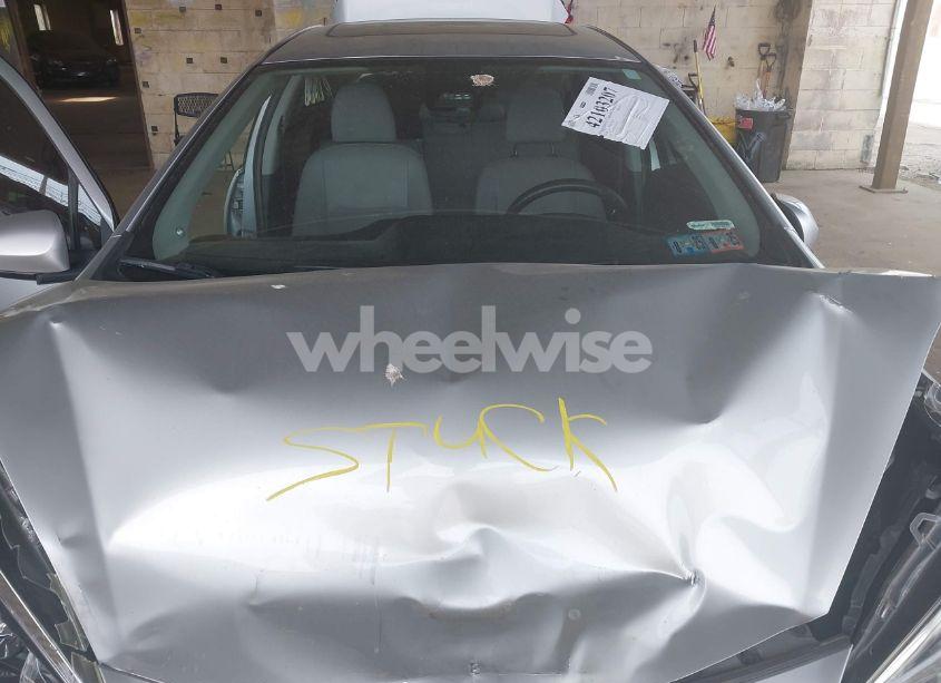 Photo 10 of 2018 Toyota Prius C FOUR (VIN JTDKDTB35J1614639)