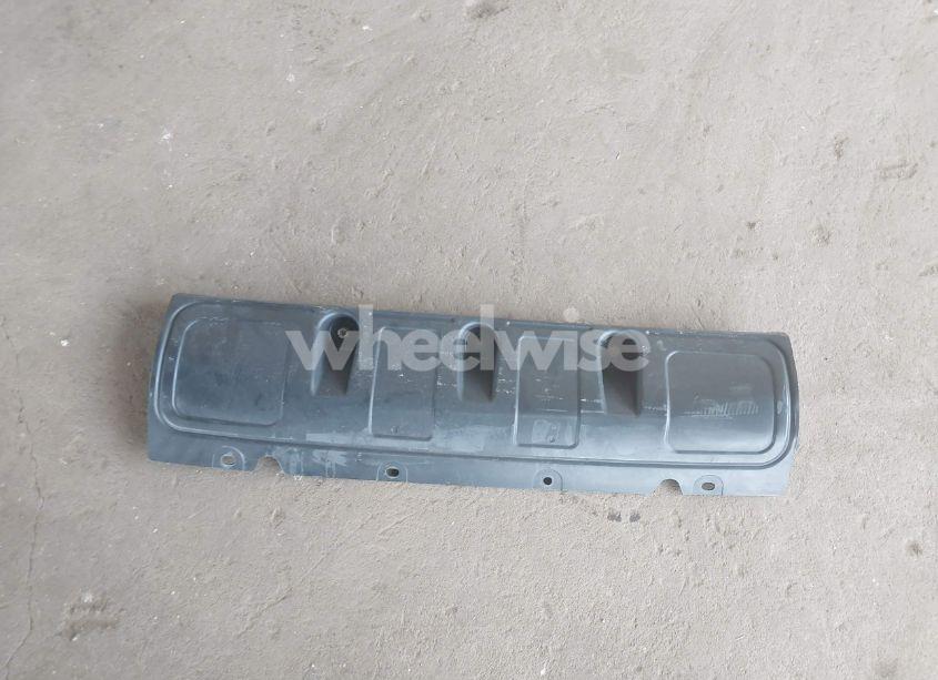 Photo 12 of 2018 Toyota Prius C FOUR (VIN JTDKDTB35J1614639)