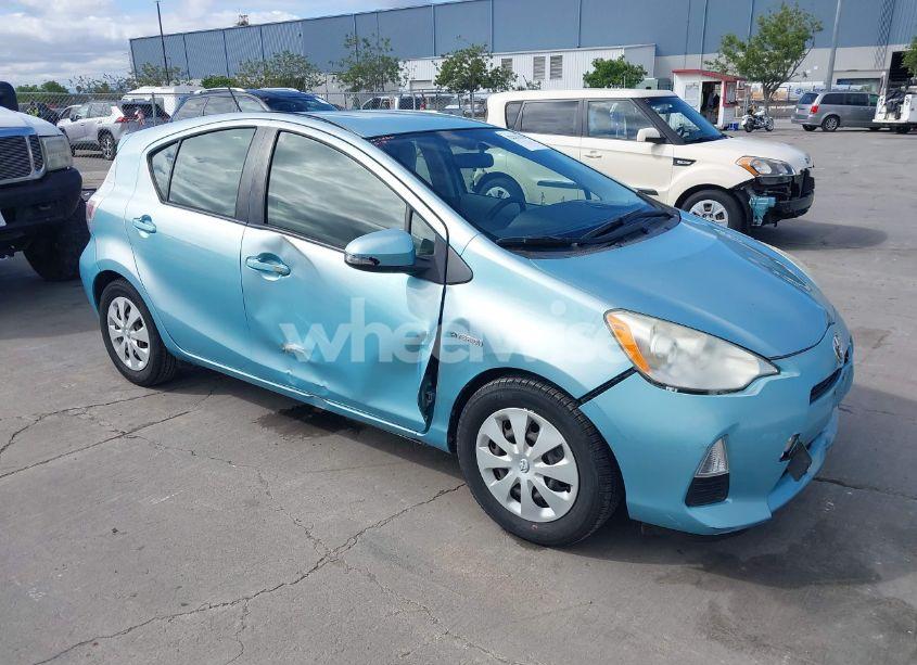 2013 Toyota Prius C ONE (VIN JTDKDTB36D1031968) main photo