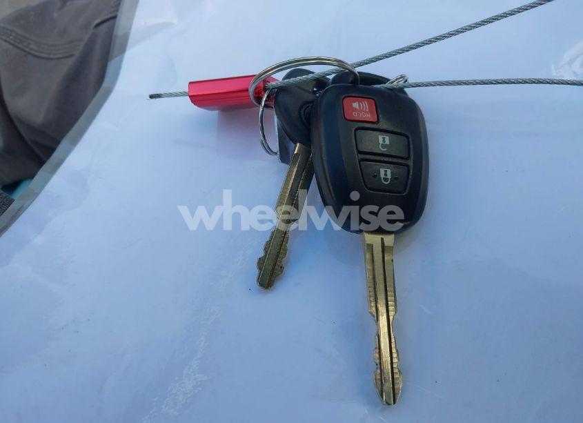 Photo 11 of 2013 Toyota Prius C ONE (VIN JTDKDTB36D1031968)