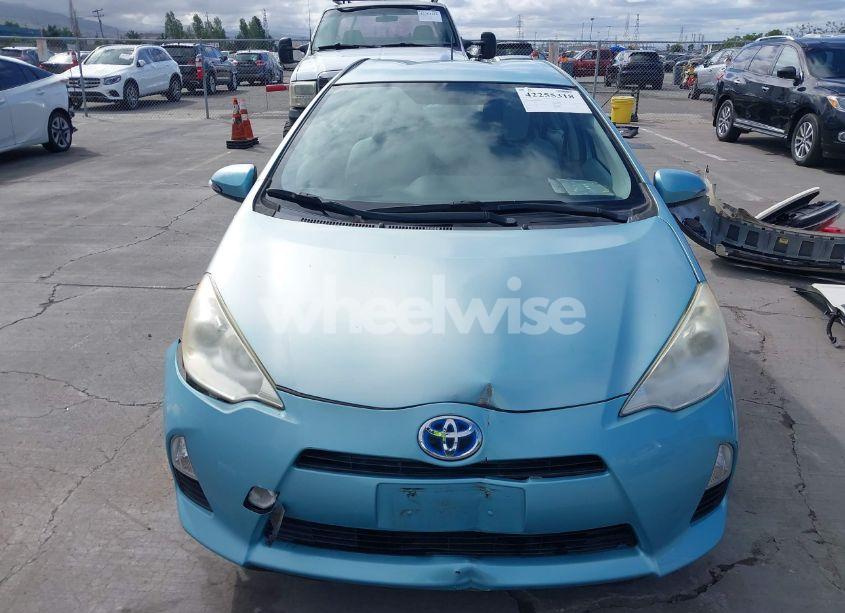 Photo 12 of 2013 Toyota Prius C ONE (VIN JTDKDTB36D1031968)