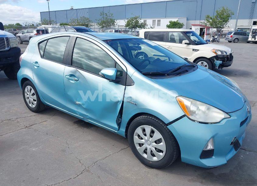 Photo 6 of 2013 Toyota Prius C ONE (VIN JTDKDTB36D1031968)