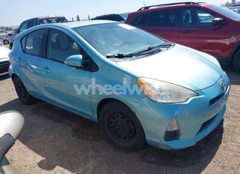 2013 Toyota Prius C ONE (VIN JTDKDTB36D1033784) main photo