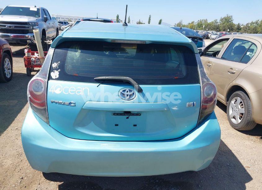 Photo 16 of 2013 Toyota Prius C ONE (VIN JTDKDTB36D1033784)