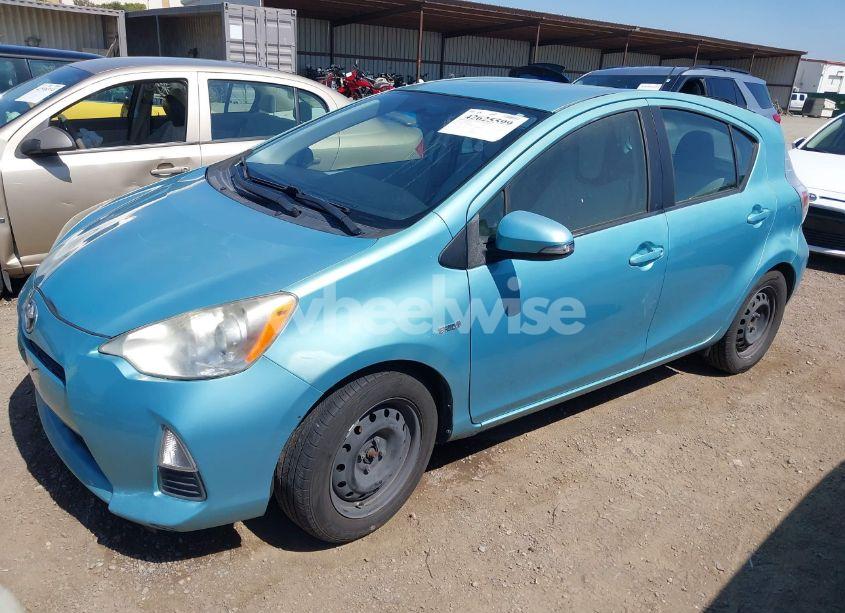 Photo 2 of 2013 Toyota Prius C ONE (VIN JTDKDTB36D1033784)