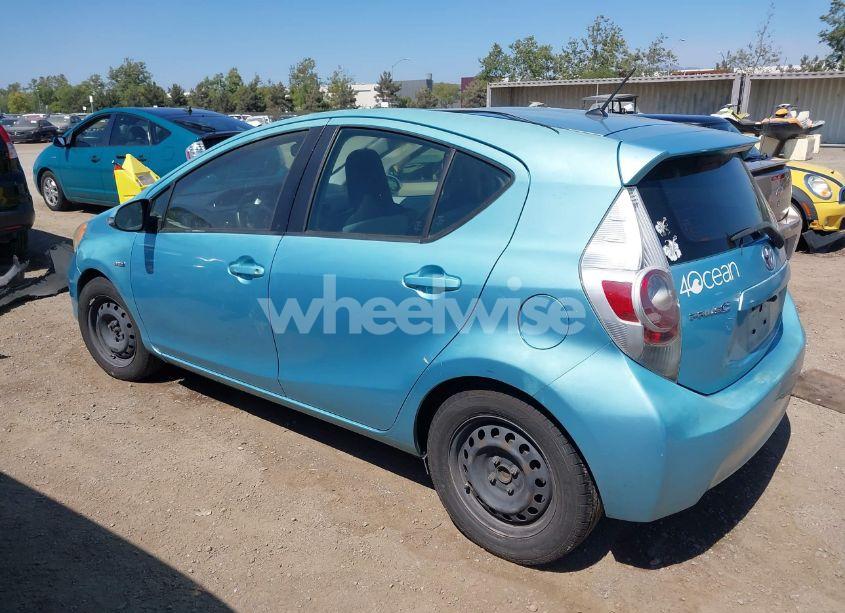 Photo 3 of 2013 Toyota Prius C ONE (VIN JTDKDTB36D1033784)