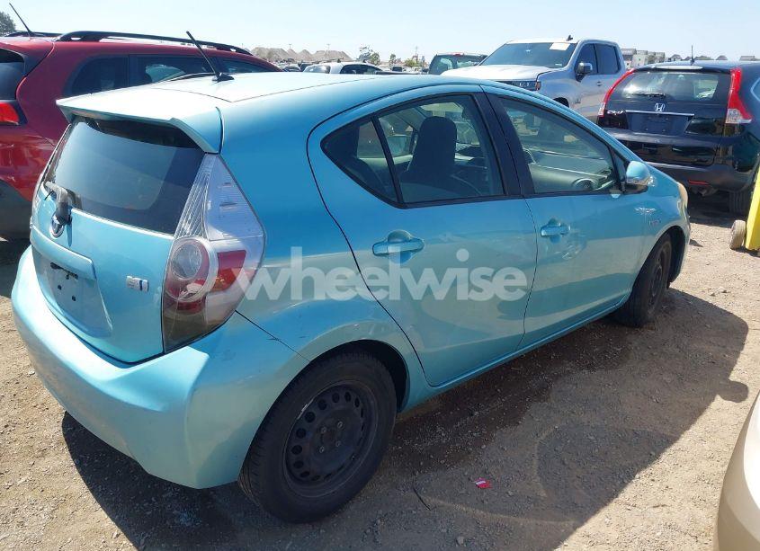 Photo 4 of 2013 Toyota Prius C ONE (VIN JTDKDTB36D1033784)