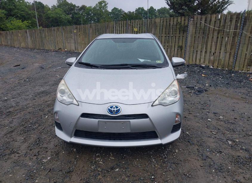 Photo 12 of 2014 Toyota Prius C TWO (VIN JTDKDTB36E1063708)