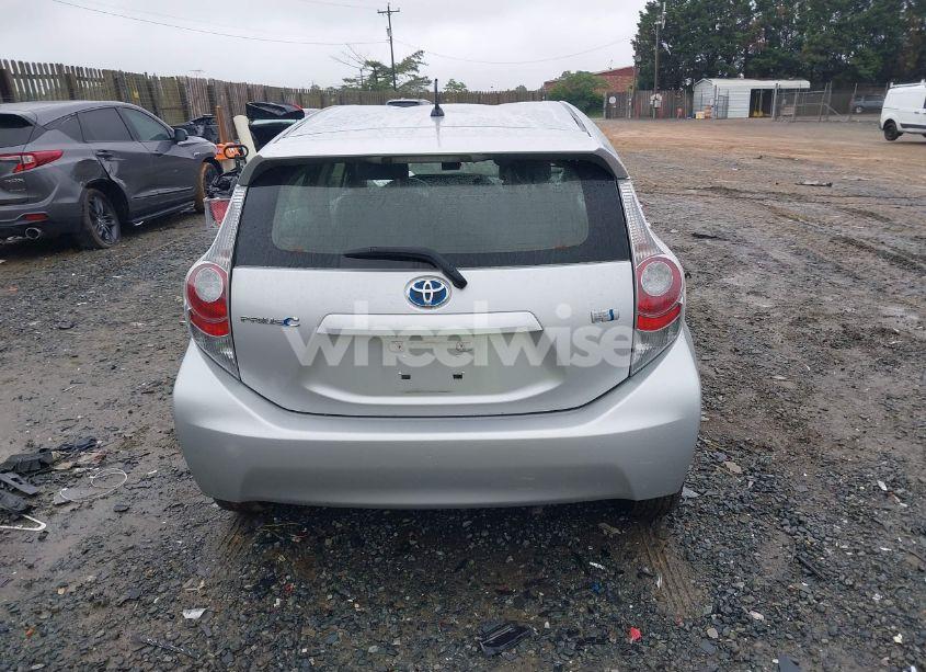 Photo 16 of 2014 Toyota Prius C TWO (VIN JTDKDTB36E1063708)