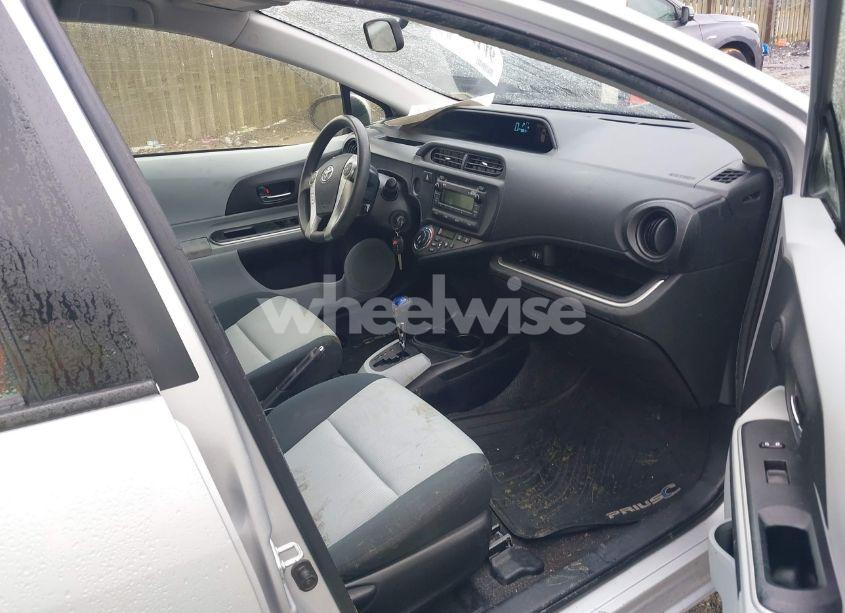 Photo 5 of 2014 Toyota Prius C TWO (VIN JTDKDTB36E1063708)