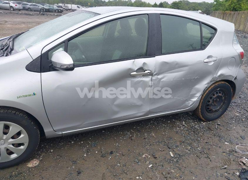 Photo 6 of 2014 Toyota Prius C TWO (VIN JTDKDTB36E1063708)