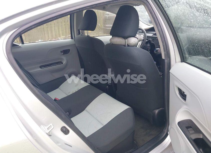 Photo 8 of 2014 Toyota Prius C TWO (VIN JTDKDTB36E1063708)