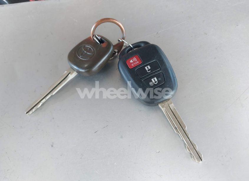 Photo 11 of 2014 Toyota Prius C TWO (VIN JTDKDTB36E1070996)