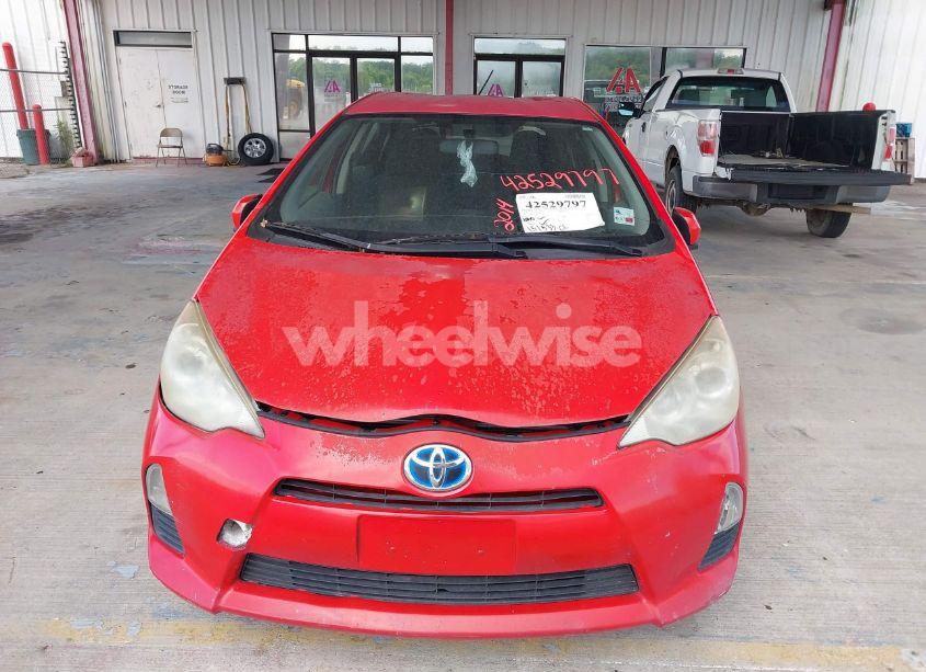 Photo 12 of 2014 Toyota Prius C TWO (VIN JTDKDTB36E1070996)