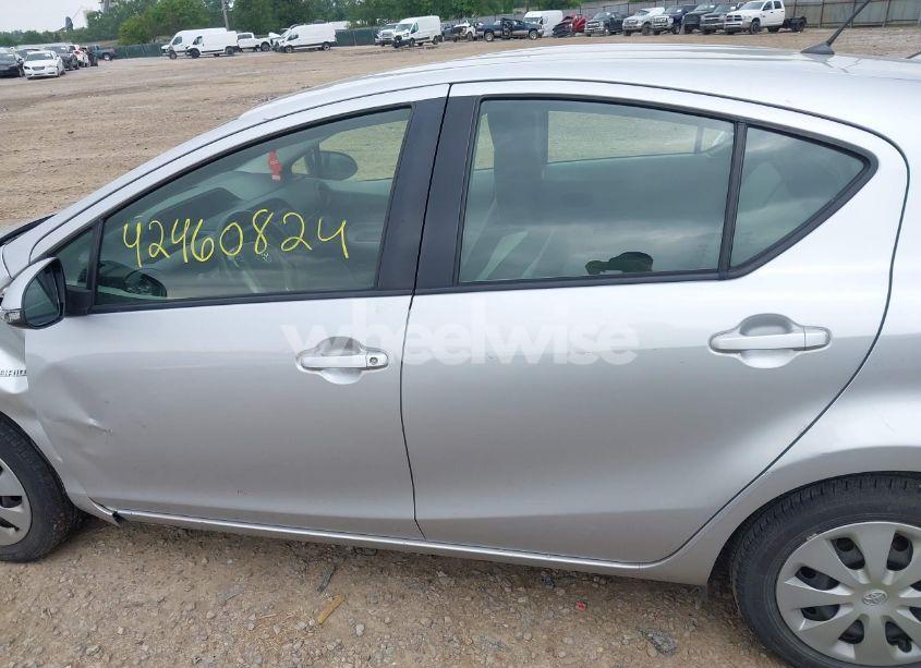 Photo 14 of 2014 Toyota Prius C ONE (VIN JTDKDTB36E1075986)
