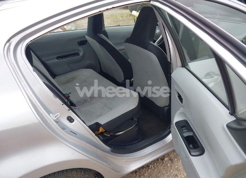 Photo 8 of 2014 Toyota Prius C ONE (VIN JTDKDTB36E1075986)