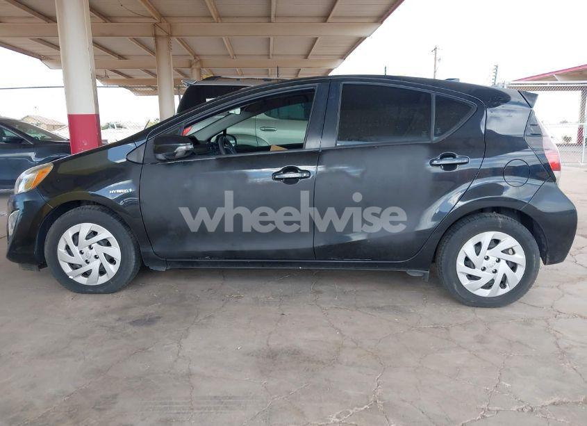 Photo 14 of 2016 Toyota Prius C TWO (VIN JTDKDTB36G1122131)