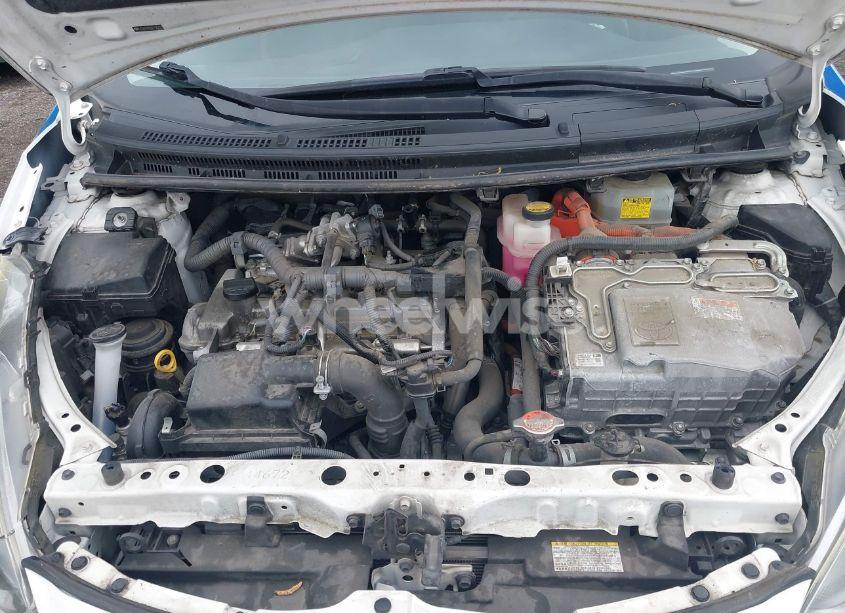 Photo 10 of 2016 Toyota Prius C TWO (VIN JTDKDTB36G1125112)