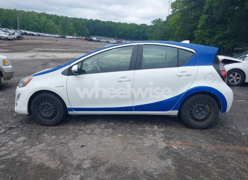 Photo 14 of 2016 Toyota Prius C TWO (VIN JTDKDTB36G1125112)