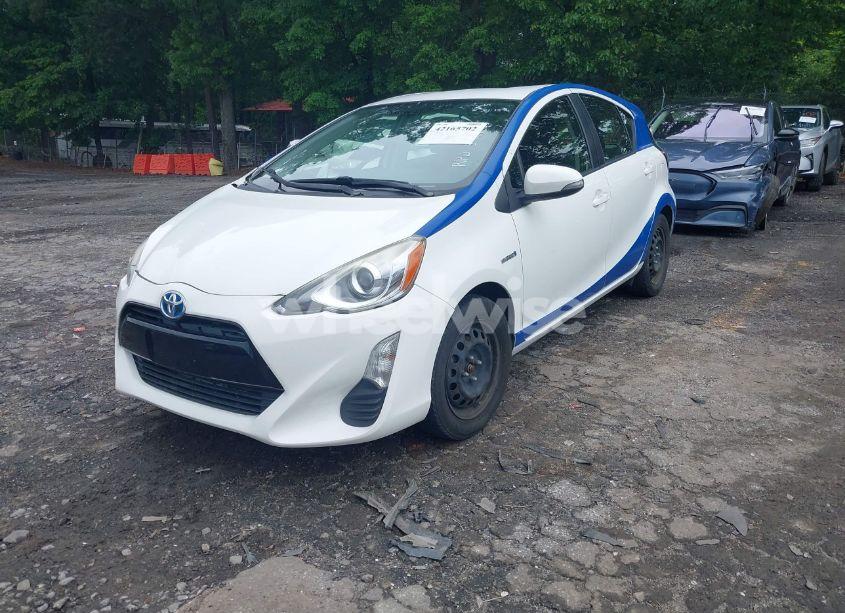 Photo 2 of 2016 Toyota Prius C TWO (VIN JTDKDTB36G1125112)